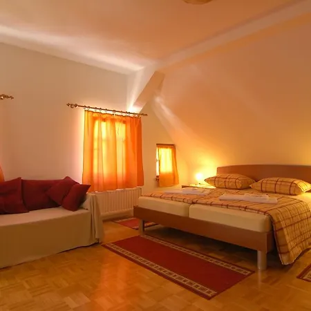 בית הארחה Skafar