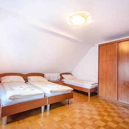 Skafar Gæstehus 3*