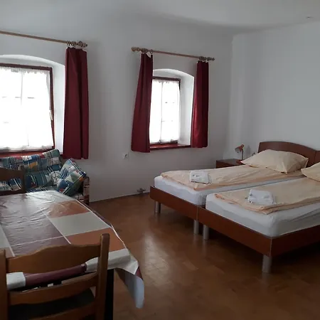 Skafar Gæstehus Idrija