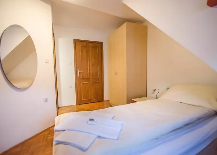 Skafar Hiša za goste 3*